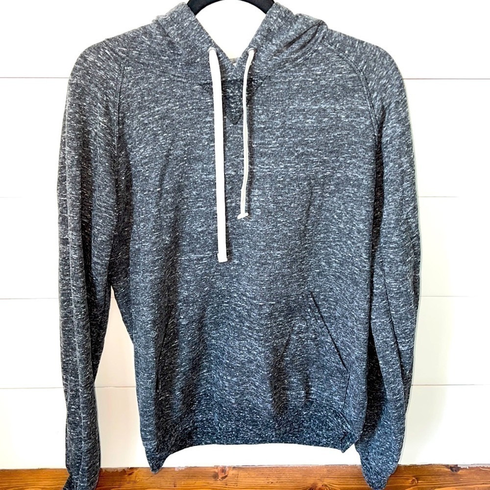 Trendy Long-Sleeve Shirt With Hood